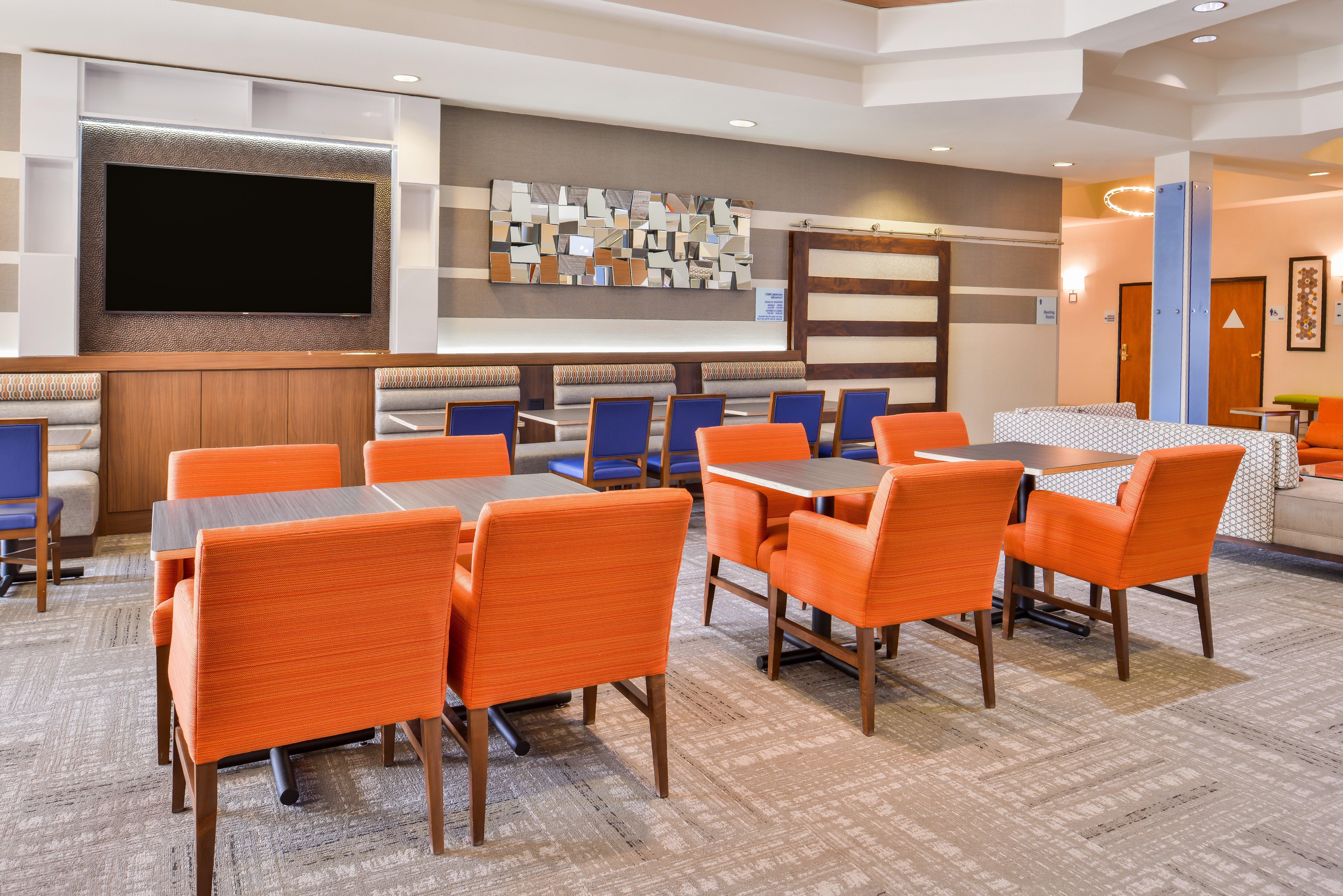 Holiday Inn Express & Suites Elk Grove Central - Hwy 99 By Ihg Экстерьер фото