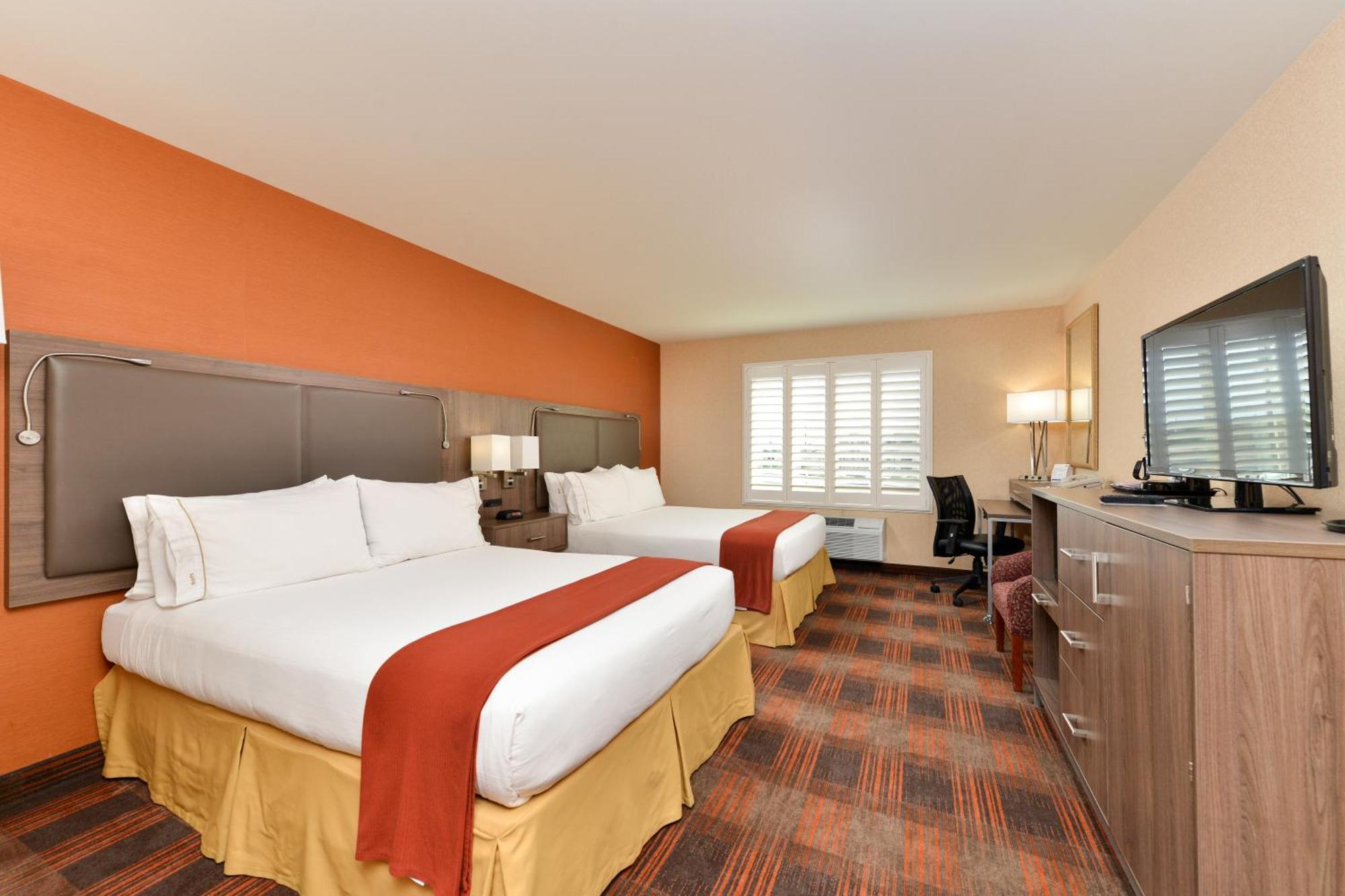 Holiday Inn Express & Suites Elk Grove Central - Hwy 99 By Ihg Экстерьер фото