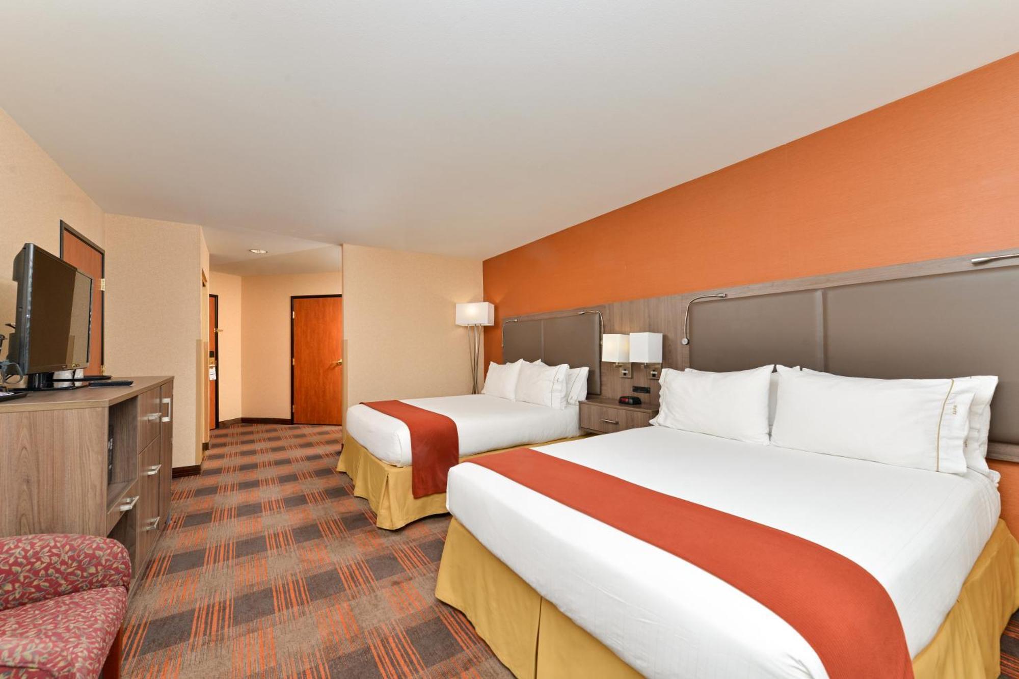 Holiday Inn Express & Suites Elk Grove Central - Hwy 99 By Ihg Экстерьер фото